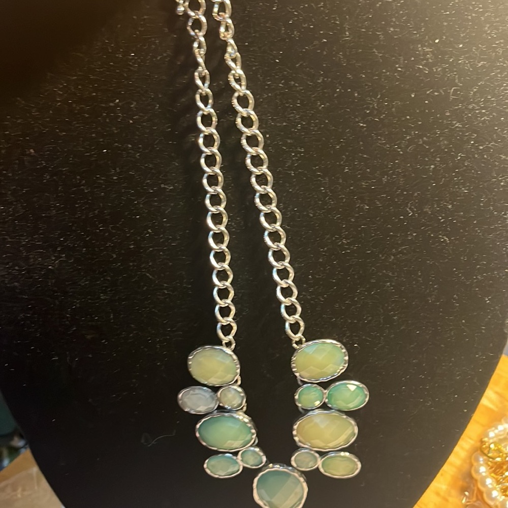 Green Stones Statement Necklace - Picture 4 of 5